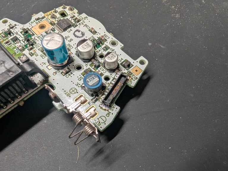 ゲームボーイアドバンスの基板の写真