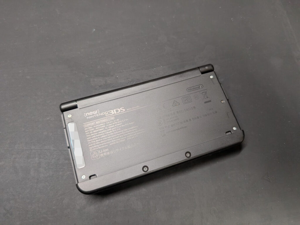 NEW3DSの上側カバーを取った後の写真