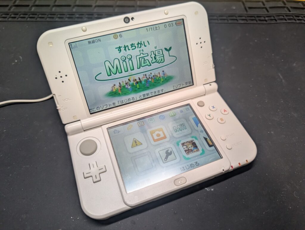 NEW3DSLLの修理完了後の起動している状態の写真