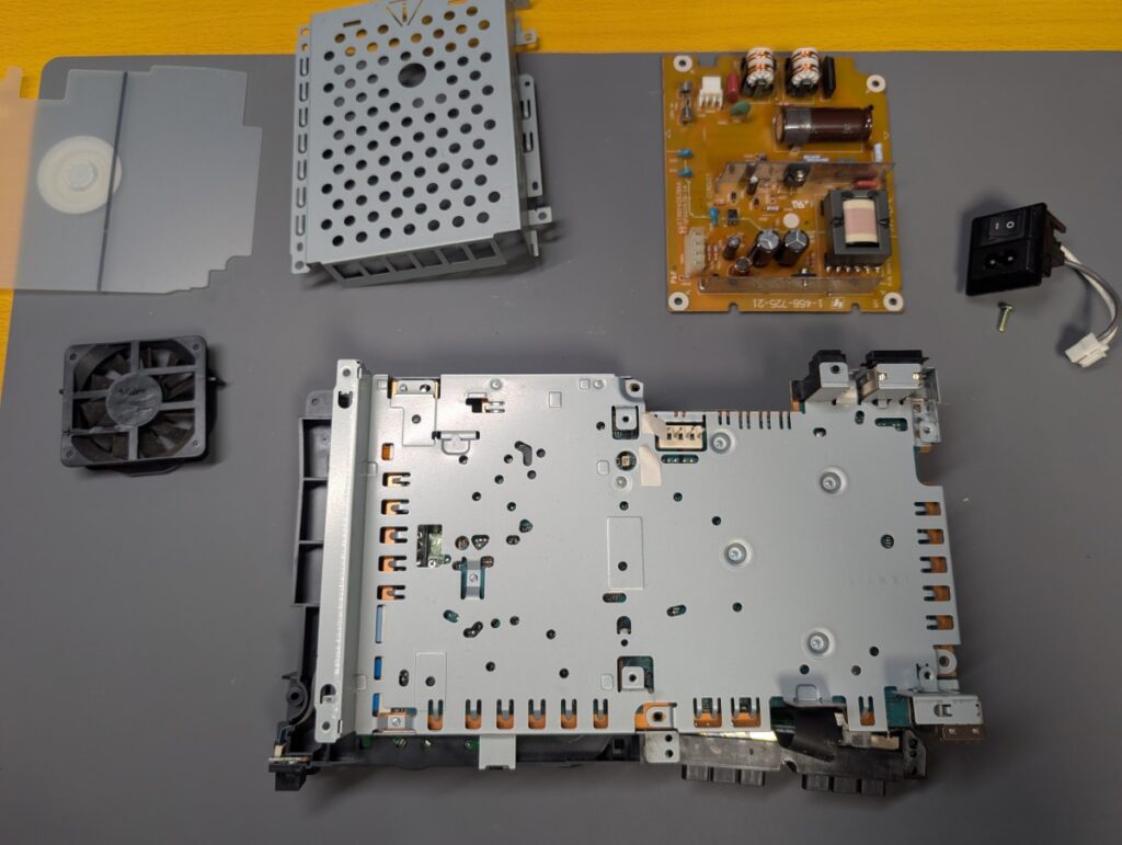 SCPH-50000の清掃時の様子
分解時の写真