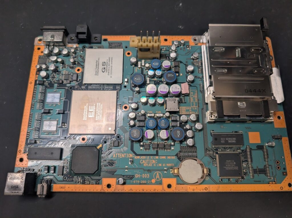 SCPH-18000のメイン基板の写真