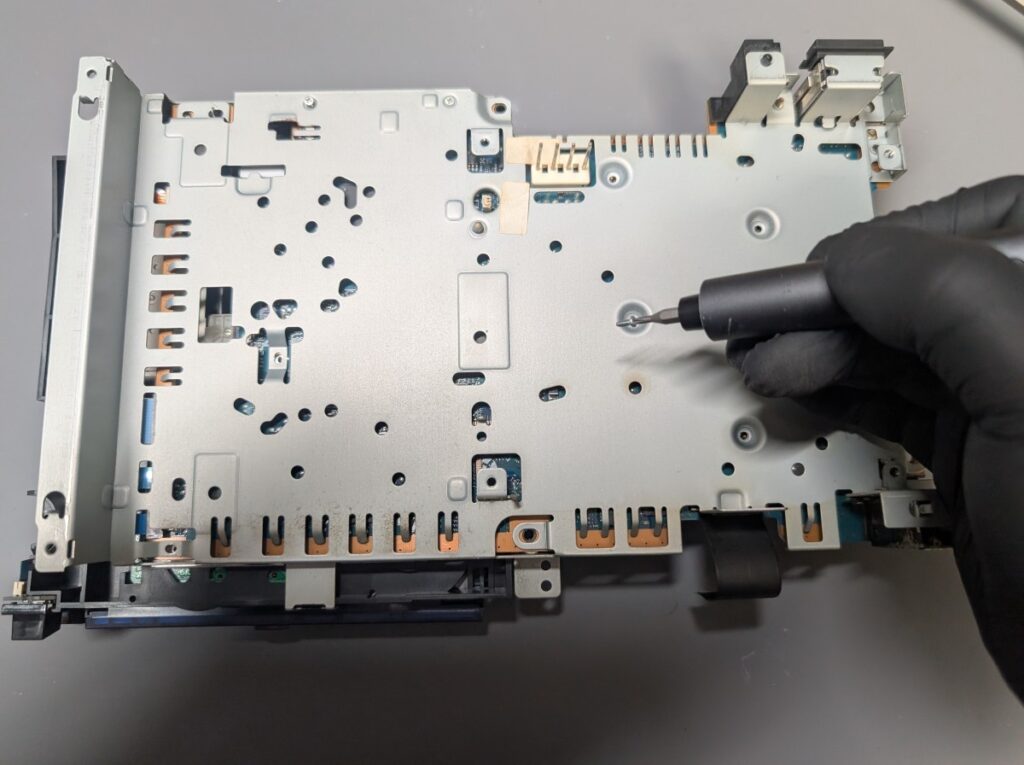 SCPH-50000の電池交換後の組み立て時の写真
