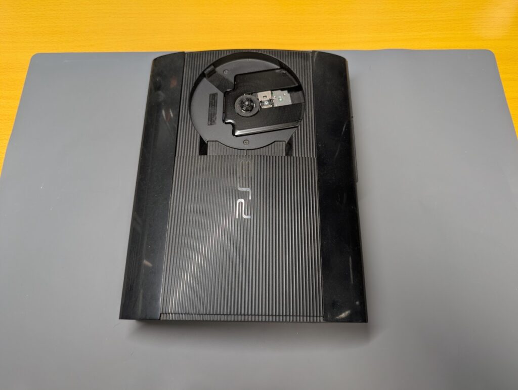 CECH-4300本体の写真
分解前