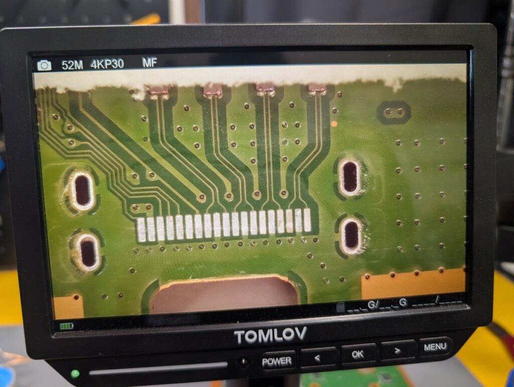CUH-7100のHDMIポート取り外し時の写真
状態の確認時の様子