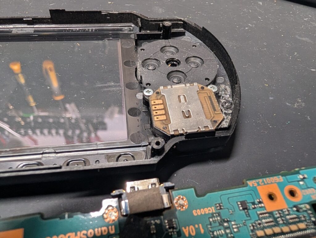 PSP-1000のアナログスティックユニットの写真