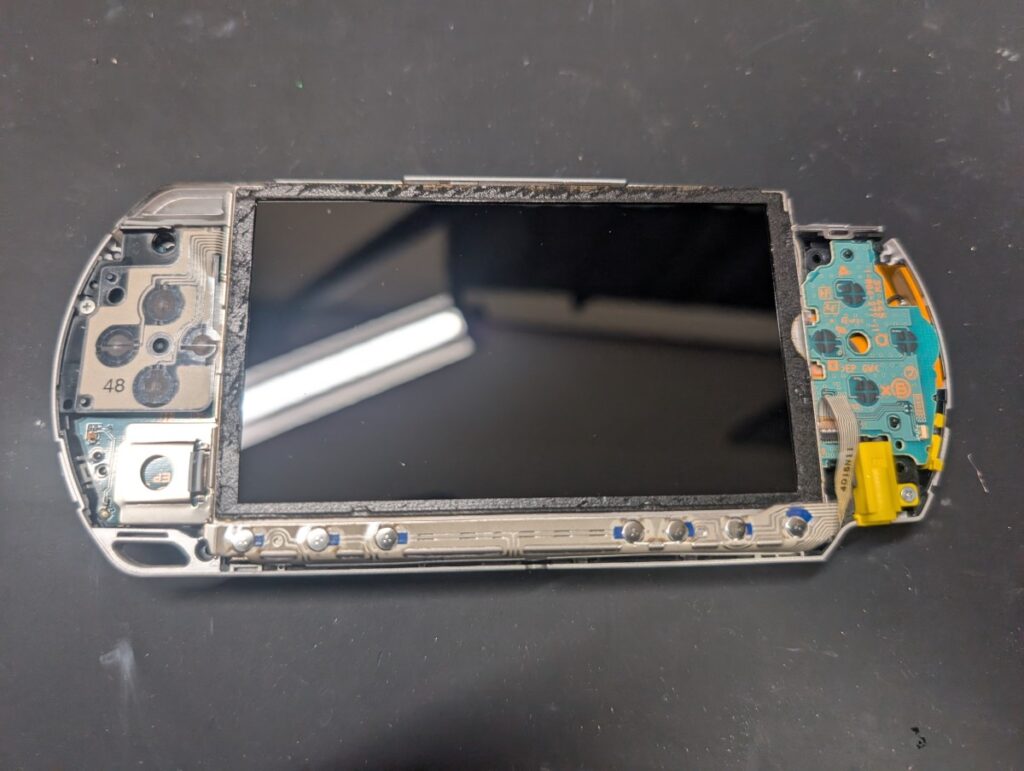 PSP-1000の組み立て時の写真