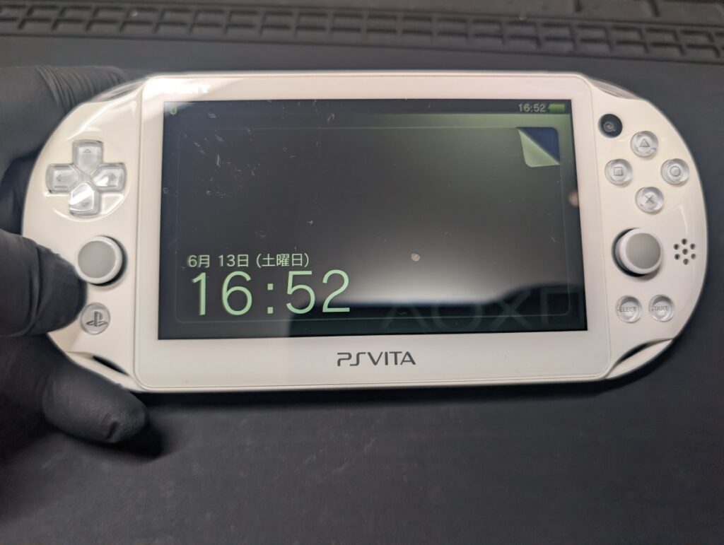 バッテリーが劣化したPSvita PCH-2000の写真