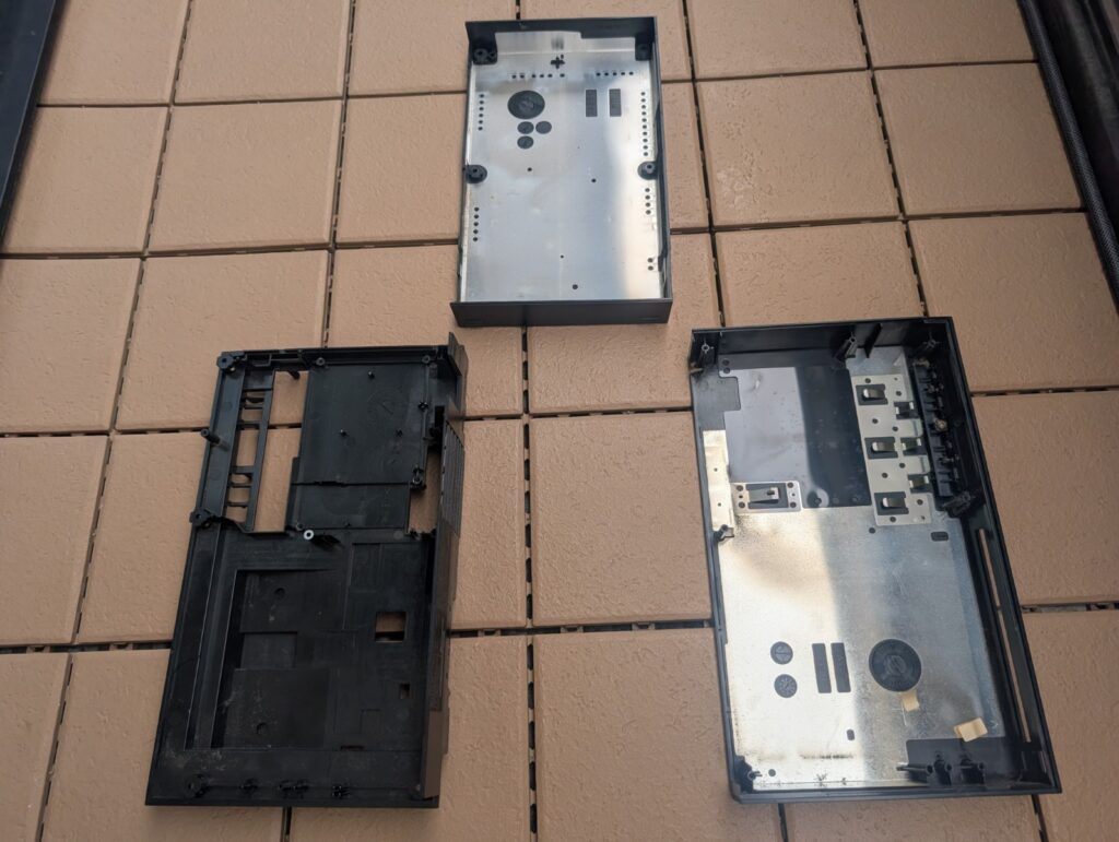 SCPH-10000の清掃時の写真
外装洗浄前