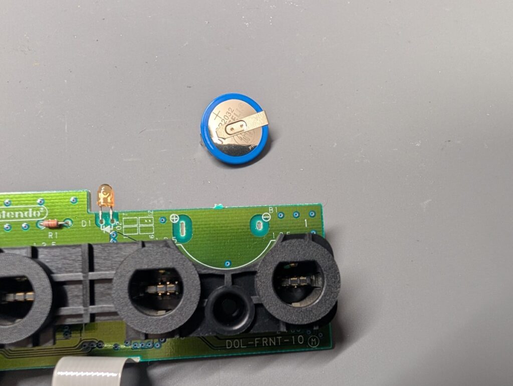 ゲームキューブの電池交換時の写真