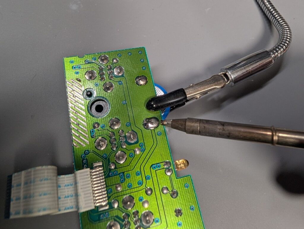 ゲームキューブの電池交換時の写真