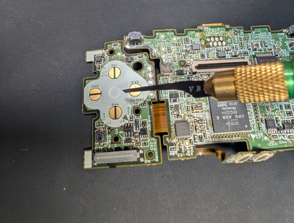 ゲームボーイミクロの基板修理時の写真