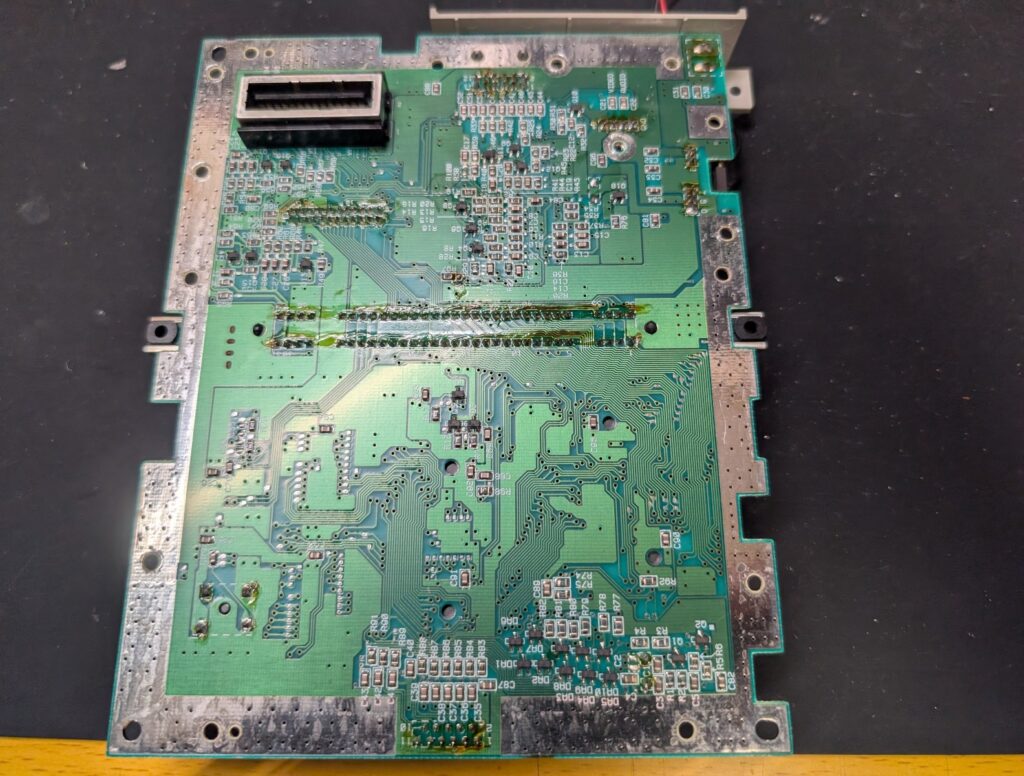 スーパーファミコンの基板点検時の写真
基板裏側