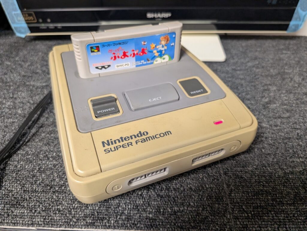 映像が出力されないスーパーファミコンの初期点検時の写真
