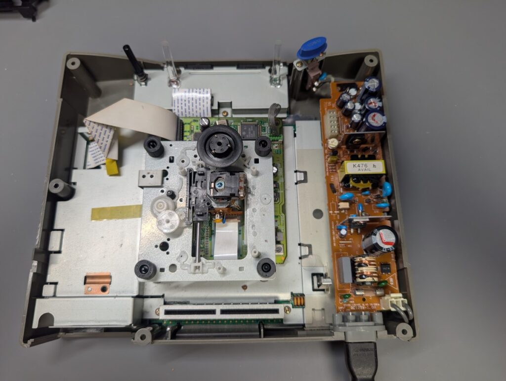 セガサターンの修理後の動作確認前の写真